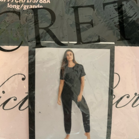 Victoria’s Secret long lounge Logo PJs - Picture 2 of 5